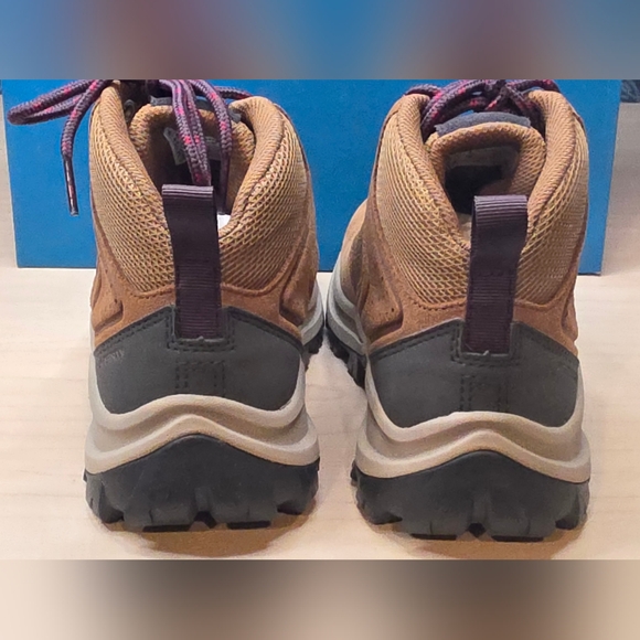 Columbia Transverse Suede Boots Sneakers Womens 6.5 Waterproof Hiking Shoes NIB - Picture 10 of 11